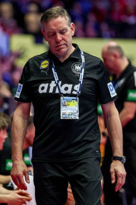 26 01 2026, Handball, Men s EHF EURO 2026, Germany Denmark, Jyske Bank Boxen in Herning, Denmark, Main Round Headcoach Alfred Gislason Germany hc gesticulating on the sidelines Denmark