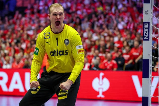 26.01.2026, Handball, Men s EHF EURO 2026, Deutschland - Dänemark, Jyske Bank Boxen in Herning, Dänemark, Main Round: David Späth (Germany 01) gestikulierend jubelnd auf dem Spielfeld Dänemark *** 26 01 2026, Handball, Men s EHF EURO 2026, Germany Denmark, Jyske Bank Boxen in Herning, Denmark, Main Round David Späth Germany 01 gesticulating and cheering on the pitch Denmark