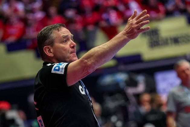 26 01 2026, Handball, Men s EHF EURO 2026, Germany Denmark, Jyske Bank Boxen in Herning, Denmark, Main Round Headcoach Alfred Gislason Germany hc gesticulating on the sidelines Denmark