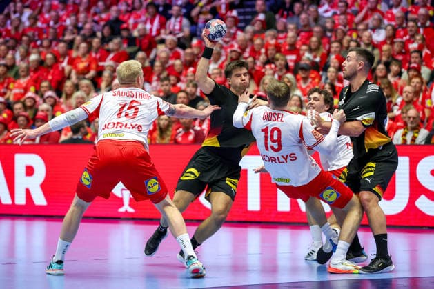 26 01 2026, Handball, Men s EHF EURO 2026, Germany Denmark, Jyske Bank Boxen in Herning, Denmark, Main Round Renars Uscins Germany 23 Jannik Kohlbacher Germany 80 in a duel against Magnus Saugstrup Jensen Denmark 15 Mathias Gidsel Denmark 19 Denmark