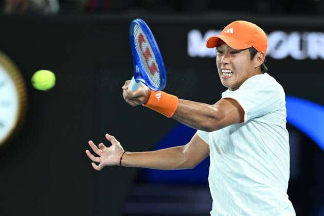 TENNIS AUSTRALIAN OPEN, Learner Tien of USA in action during the Men™s quarter final match against Alexander Zverev of Germany on day 10 of the 2026 Australian Open tennis tournament at Melbourne Park in Melbourne, Tuesday, January 27, 2026. ( NO ARCHIVING MELBOURNE VICTORIA AUSTRALIA  Copyright: xJAMESxROSSx 20260127186715769088