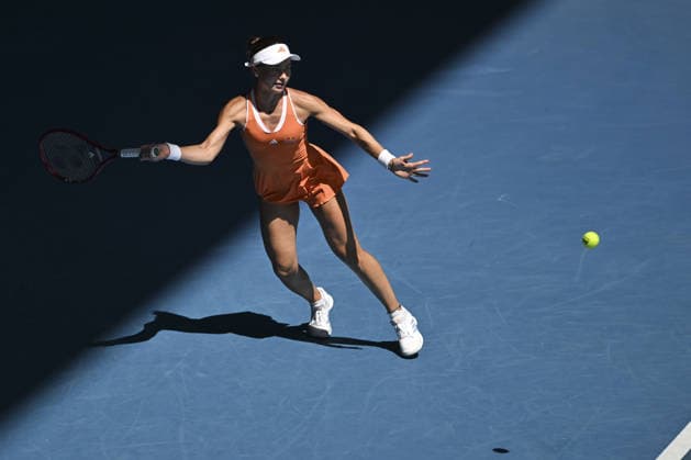 Australian Open 2026 MELBOURNE, AUSTRALIA - JANUARY 27: Iva Jovic (USA) in action against Aryna Sabalenka (not seen) during the Quarterfinals at the Australian Open grand slam tennis tournament at Melbourne Park in Melbourne, Australia on January 27, 2026 Mark Avellino Anadolu Melbourne Australia. Editorial use only. Please get in touch for any other usage.  Copyright: x2026xAnadoluxMarkxAvellinox