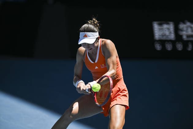 Australian Open 2026 MELBOURNE, AUSTRALIA - JANUARY 27: Iva Jovic (USA) in action against Aryna Sabalenka (not seen) during the Quarterfinals at the Australian Open grand slam tennis tournament at Melbourne Park in Melbourne, Australia on January 27, 2026 Mark Avellino Anadolu Melbourne Australia. Editorial use only. Please get in touch for any other usage.  Copyright: x2026xAnadoluxMarkxAvellinox
