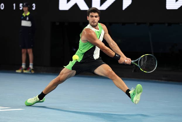 Carlos Alcaraz during his quarter-final match Australian Open tennis tournament, Day Ten, Melbourne Park, Australia - 27 Jan 2026Melbourne Melbourne Park Victoria (VIC) Australia  Copyright: xEllaxLing Shutterstockx 16403664bo