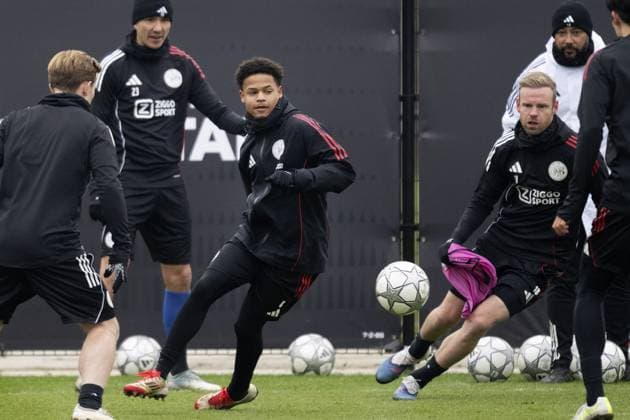 AMSTERDAM - Gerald Alders of Ajax during a training session at the Toekomst training complex on the day before the Champions League match between Ajax and Olympiakos Piraeus. ANP OLAF KRAAK xVIxANPxSportx xxANPxIVx 548753855 originalFilename: 548753855.jpg
