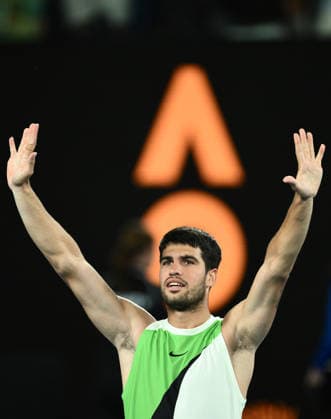 TENNIS AUSTRALIAN OPEN, Carlos Alcaraz of Spain celebrates winning the Men™s quarter final match against Alex de Minaur of Australia on day 10 of the 2026 Australian Open tennis tournament at Melbourne Park in Melbourne, Tuesday, January 27, 2026. ( NO ARCHIVING MELBOURNE VICTORIA AUSTRALIA  Copyright: xJOELxCARRETTx 20260127196954882142