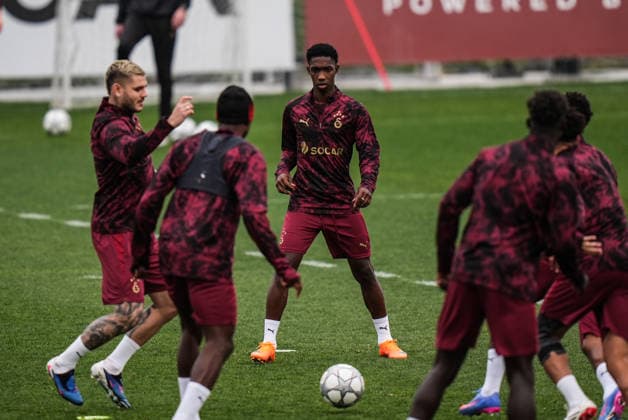 Galatasaray complete preparations for UEFA Champions League clash against Manchester City ISTANBUL, TURKIYE - JANUARY 27: New signing Yaser Asprilla (C) takes part in a training session at Kemerburgaz Metin Oktay Facilities in Istanbul, Turkiye on January 27, 2026. Galatasaray completed their preparations under the supervision of head coach Okan Buruk ahead of the UEFA Champions League Week 8 away match against Manchester City. Hakan Akgun Anadolu Istanbul Turkey. Editorial use only. Please get in touch for any other usage.  Copyright: x2026xAnadoluxHakanxAkgunx