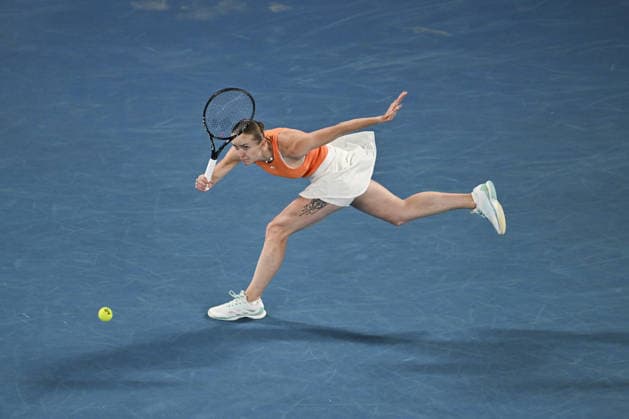 Australian Open 2026 MELBOURNE, AUSTRALIA - JANUARY 27: Elina Svitolina (UKR) in action against Coco Gauff (USA) (not seen) during the Quarterfinals at the Australian Open grand slam tennis tournament at Melbourne Park in Melbourne, Australia on January 27, 2026 Mark Avellino Anadolu Melbourne Australia. Editorial use only. Please get in touch for any other usage.  Copyright: x2026xAnadoluxMarkxAvellinox