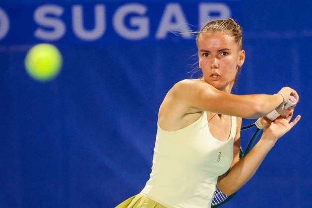 (260127) -- MANILA, Jan. 27, 2026 -- Tatiana Prozorova competes during the women s singles round of 32 match between Tatiana Prozorova of Russia and Kaye Ann Emana of the Philippines at the WTA, Tennis Damen Philippine Women s Open in Manila, the Philippines, Jan. 27, 2026. ) (SP)PHILIPPINES-MANILA-TENNIS-WTA PHILIPPINE WOMEN S OPEN-SINGLES RouellexUmali 