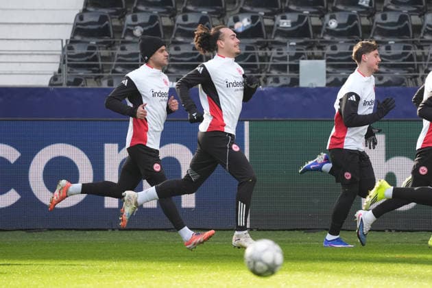Arthur Theate Eintracht Frankfurt , Mahmoud Dahoud Eintracht Frankfurt Frankfurt 27 01 2026 Eintracht Frankfurt final training, Deutsche Bank Park, Matchday 8 Champions League