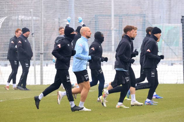 DEU, DFL, 2 FBL Hertha BSC, Training, 27 01 2026, Sportforum, Berlin, DEU, DFL, 2 FBL Hertha BSC, Training, im Bild Hertha Spielerkreis, Toni Leistner Hertha BSC Berlin 37 DFL regulations prohibit any use of Photographs as image sequences and or quasi video nordphotoxGmbHx xEngler nph00076