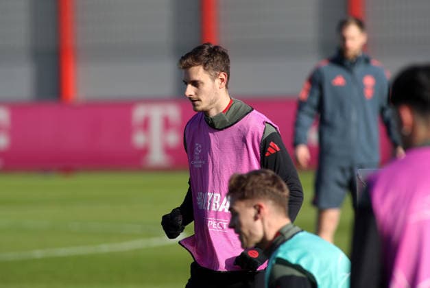 Football, Men, Champions League, Season 2025 2026, FC Bayern Munich, Final training Josip Stanisic FC Bayern Munich standing, head, upper body