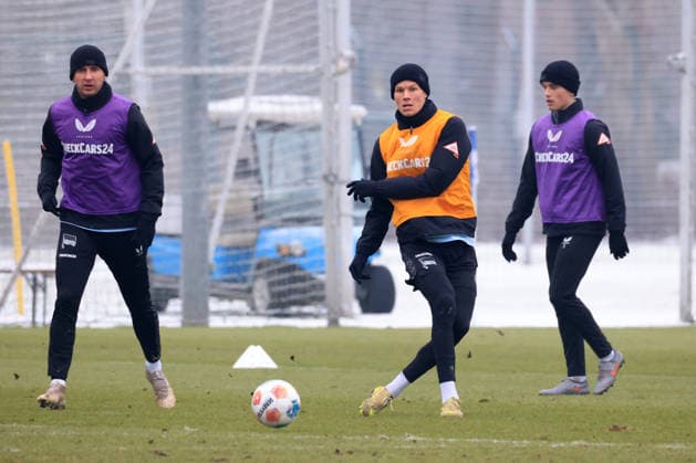 DEU, DFL, 2 FBL Hertha BSC, Training, 27 01 2026, Sportforum, Berlin, DEU, DFL, 2 FBL Hertha BSC, Training, im Bild Luca Schuler Hertha BSC Berlin 18 , Paul Seguin Hertha BSC Berlin 30 DFL regulations prohibit any use of Photographs as image sequences and or quasi video nordphotoxGmbHx xEngler nph00076