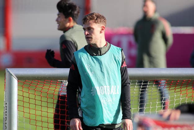 Football, Men, Champions League, Season 2025 2026, FC Bayern Munich, Final training Joshua Kimmich FC Bayern Munich standing, head, upper body, look to the right, turn around