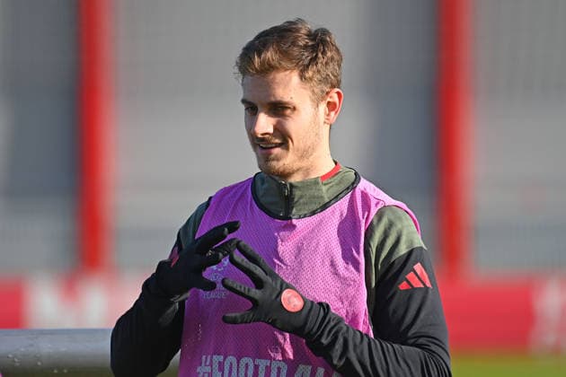 Josip STANISIC Bayern Muenchen , action,single image,cropped single motif,half figure,half figure preview soccer Champions League,season 2025 26, league phase final training,training PSV Eindhoven FC Bayern Muenchen on 27 01 2026