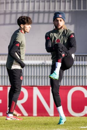 MUENCHEN, GERMANY - JANUARY 27: Sacha Boey (FC Bayern Muenchen, 23) during the MD-1 practice session before the UEFA Champions league match between PSV Eindhoven and FC Bayern Muenchen on matchday 8 of the UEFA Champions League at Trainingsgelaende an der Saebenerstr. on January 27, 2026 in Muenchen, Germany. Bavaria Germany Copyright: xSteffiexWunderlx