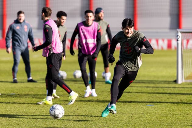 MUENCHEN, GERMANY - JANUARY 27: Min-Jae Kim (FC Bayern Muenchen, 3) runs after a ball during the MD-1 practice session before the UEFA Champions league match between PSV Eindhoven and FC Bayern Muenchen on matchday 8 of the UEFA Champions League at Trainingsgelaende an der Saebenerstr. on January 27, 2026 in Muenchen, Germany. Bavaria Germany Copyright: xSteffiexWunderlx