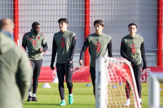 Dayot Upamecano FC Bayern Muenchen, 02 with Minjae Kim FC Bayern Muenchen, 03 and Hiroki Ito FC Bayern Muenchen, 21 , with Jamal Musiala FC Bayern Muenchen, 10 , GER, Final training, FC Bayern Muenchen, Football, UEFA Champions League, League phase, Matchday 8, 2025 2026 season, 27 01 2026, GER, Final training, FC Bayern Muenchen, Football, UEFA Champions League, League phase, Matchday 8, 2025 2026 season, 27 01 2026 Muenchen Copyright: xEibner-Pressefoto JennixMaulx EP_JML