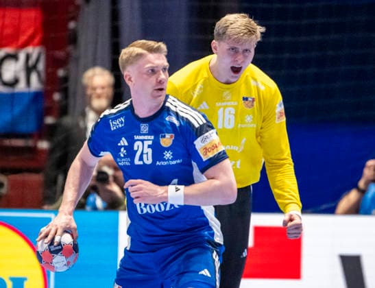 MALMÖ 2026 01 27 Iceland s Haukur Ãžrastarson and goalkeeper Viktor Gisli Hallgrimsson after a save in action during the 2026 EHF European Men s Handball Championship the EHF Euro 2026 main round match between Switzerland and Iceland at the Malmö Arena, in Malmö, Sweden, on January 27, 2026 MALMÖ SWEDEN x50090x  Copyright: xJohanxNilssonx xTTx EHF EURO 2026 SWITZERLAND-ICELAND