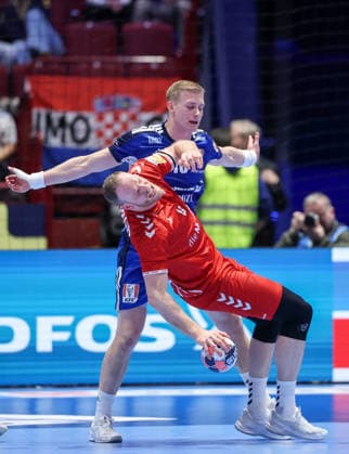 Switzerland v Iceland - MenÂ s EHF EURO 2026 MALMO, SWEDEN - JANUARY 27: Lenny Rubin of Switzerland and Ellidi Vidarsson of Iceland in action during the Men s EHF Euro 2026 match between Iceland and Switzerland at Malmo Arena on January 27, 2026 in Malmo, Sweden.  SanjinxStrukic PIXSELL