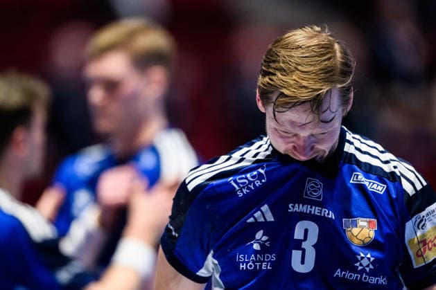 260127 Janus Dadi Smarason of Iceland looks dejected after the EHF European Handball Championship main round match between Switzerland and Iceland on January 27, 2026 in Malmö Photo Petter Arvidson BILDBYRAN kod PA PA1140 handball handball handball handballs em 2026 schweiz island ehf european handball championship switzerland iceland bbeng depp  Copyright: PETTERxARVIDSON BB260127PA058