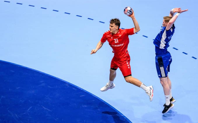 260127 Gino Steenaerts of Switzerland and Ymir Gislason of Iceland during the EHF European Handball Championship main round match between Switzerland and Iceland on January 27, 2026 in Malmö Photo Petter Arvidson BILDBYRAN kod PA PA1140 handball handboll handball handbolls em 2026 schweiz island ehf european handball championship switzerland iceland bbeng  Copyright: PETTERxARVIDSON BB260127PA074