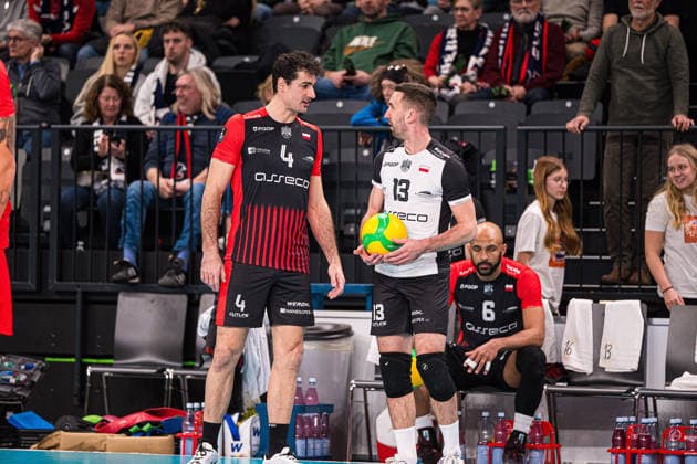 Volleyball I Men I Season 2025 2026 I CEV Champions League I CLVM72 I SVG Lüneburg Asseco Resovia Rzeszow I 27 01 2026 Yacine Louati 4, Asseco Resovia Rzeszow in conversation with Michal Potera 13, Asseco Resovia Rzeszow Copyright: xLobeca Bjorn-OlexKehmx