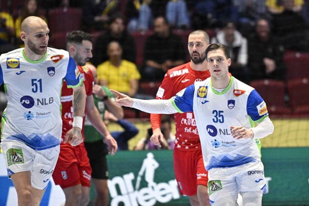 MALMÖ, SWEDEN 20260127 Slovenia s Domen Makuc R and Borut MaÄkovÅ¡ek during the 2026 EHF European Men s Handball Championship the EHF Euro 2026 main round match between Slovenia and Croatia at Malmö Arena, in Malmö, Sweden, on January 27, 2026 MALMÖ SWEDEN x50090x  Copyright: xJohanxNilsson TTx EHF EURO 2026 SLOVENIA-CROATIA