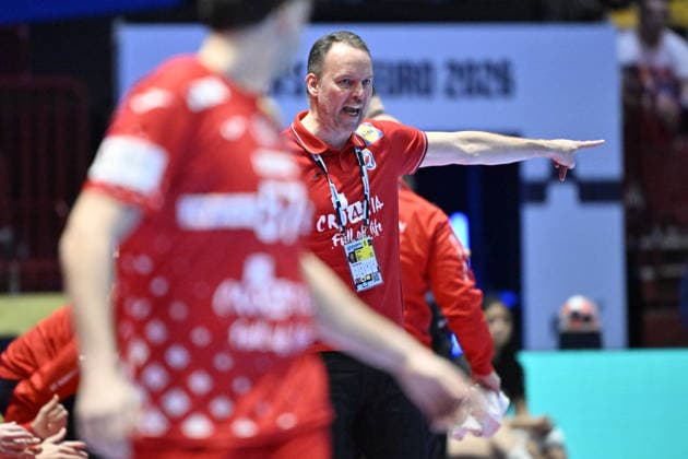 MALMÖ, SWEDEN 20260127 Croatia s coach Dagur Sigurdsson gestures during the 2026 EHF European Men s Handball Championship the EHF Euro 2026 main round match between Slovenia and Croatia at Malmö Arena, in Malmö, Sweden, on January 27, 2026 MALMÖ SWEDEN x50090x  Copyright: xJohanxNilsson TTx EHF EURO 2026 SLOVENIA-CROATIA
