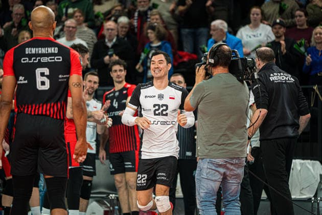 Volleyball I Men I Season 2025 2026 I CEV Champions League I CLVM72 I SVG Lüneburg Asseco Resovia Rzeszow I 27 01 2026 Erik Shoji 22, Asseco Resovia Rzeszow entering the Starting Six Copyright: xLobeca Bjorn-OlexKehmx