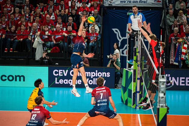 Volleyball I Men I Season 2025 2026 I CEV Champions League I CLVM72 I SVG Lüneburg Asseco Resovia Rzeszow I 27 01 2026 Daniel Gruvaeus 2, SVG Lüneburg in attack Copyright: xLobeca Bjorn-OlexKehmx