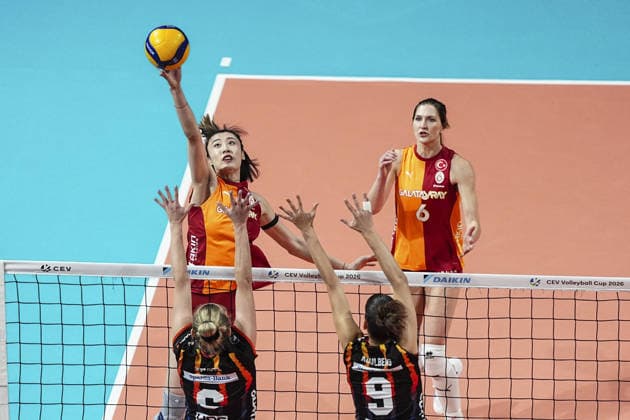 Galatasaray Daikin v Allianz MTV Stuttgart - Women s CEV Cup ISTANBUL, TURKIYE - JANUARY 27: Yuanyuan Wang (L) of Galatasaray Daikin in action against Antonia Stautz (6) of Allianz MTV Stuttgart during the Women s CEV Cup play-off round first match between Galatasaray Daikin and Allianz MTV Stuttgart at Burhan Felek Vestel Volleyball Hall in Istanbul, Turkiye on January 27, 2026. Agit Erdi Ulukaya Anadolu Istanbul Turkey. Editorial use only. Please get in touch for any other usage.  Copyright: x2026xAnadoluxAgitxErdixUlukayax