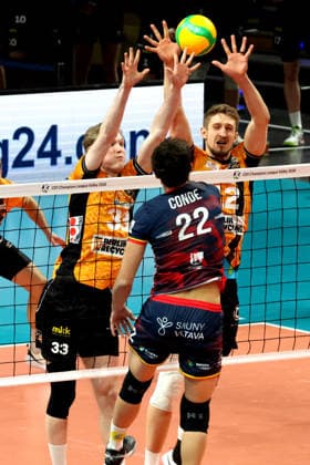 DEU, Champions League, BR Volleys vs VK Lvi Prague, 27 01 2026, Max Schmeling Halle, Berlin, DEU, Champions League, BR Volleys vs VK Lvi Prague, in the picture Fedor Ivanov BR Volleys 33 , Florian Krage Brewitz BR Volleys 12 , Lucas Conde Lvi Prague 22 nordphotoxGmbHx xEngler nph00076