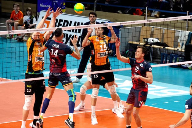 DEU, Champions League, BR Volleys vs VK Lvi Prague, 27 01 2026, Max Schmeling Halle, Berlin, DEU, Champions League, BR Volleys vs VK Lvi Prague, pictured Florian Krage Brewitz BR Volleys 12 , Moritz Reichert BR Volleys 15 , Coach Alexandre Leal BR Volleys , Pablo Crer Lvi Prague 14 , Jakub Janouch Lvi Prague 18 nordphotoxGmbHx xEngler nph00076