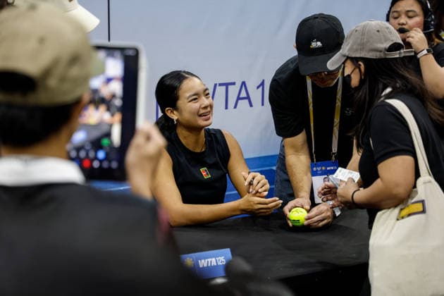 Philippine Women s Open - Day two Alexandra Eala of the Philippines talks to fans at a meet and greet during day two of the Philippine Women s Open in Manila, Philippines on January 27, 2026. The Philippine Women s Open runs from January 26 to 31 2026. MANILA Philippines  Copyright: xMATRIXxIMAGESx xMARKxCRISTINOx