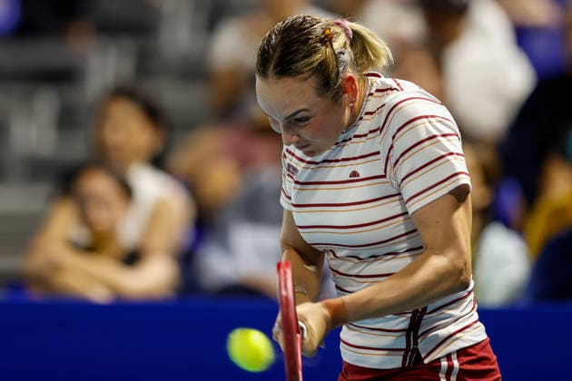 Philippine Women s Open - Day two Donna Vekic of Croatia in action against Kyoka Okamura of Japan during day two of the Philippine Women s Open in Manila, Philippines on January 27, 2026. The Philippine Women s Open runs from January 26 to 31 2026. MANILA Philippines  Copyright: xMATRIXxIMAGESx xMARKxCRISTINOx