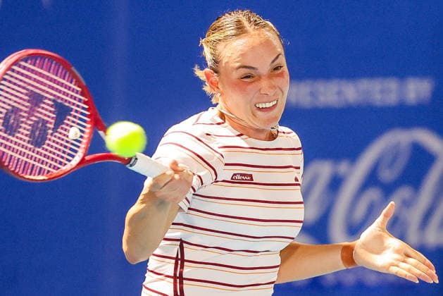 (260127) -- MANILA, Jan. 27, 2026 -- Donna Vekic of Croatia competes during the women s singles round of 32 match between Donna Vekic of Croatia and Okamura Kyoka of Japan at the WTA, Tennis Damen Philippine Women s Open in Manila, the Philippines, Jan. 27, 2026. ) (SP)PHILIPPINES-MANILA-TENNIS-WTA PHILIPPINE WOMEN S OPEN-SINGLES RouellexUmali 