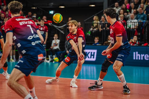 Volleyball Men CEV Champions League 2026 SVG Lüneburg vs Asseco Resovia Rzeszow 27 01 2026 Daniel Gruvaeus 2 SVG Lüneburg at the reception