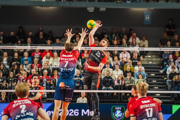 Volleyball Men CEV Champions League 2026 SVG Lüneburg vs Asseco Resovia Rzeszow 27 01 2026 Cezary Sapinski 25 Asseco Resovia Rzeszow against the block of Joscha Kunstmann 7 SVG Lüneburg