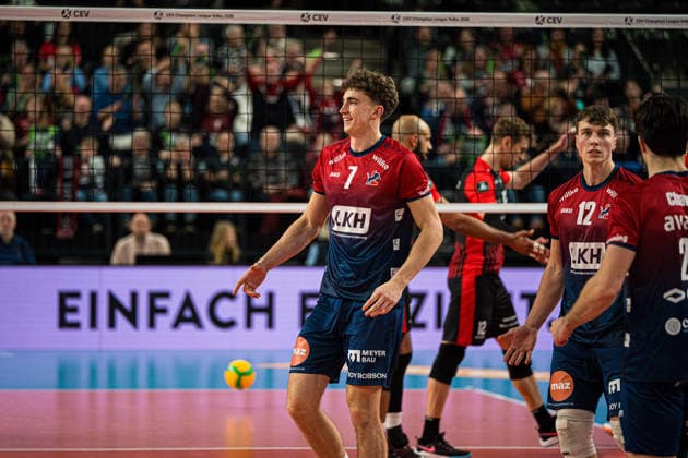 Volleyball I Men I Season 2025 2026 I CEV Champions League I CLVM72 I SVG Lüneburg Asseco Resovia Rzeszow I 27 01 2026 Single photo, cropped, single image, cut out, isolated motif, sports shot, close-up, cropped, cropped shot, shot, single Joscha Kunstmann 7, SVG Lüneburg smiling on the field Copyright: xLobeca Bjorn-OlexKehmx