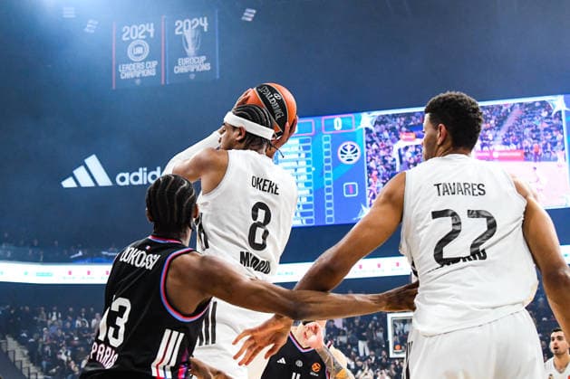 BASKET : Paris Basketball vs Real Madrid - Euroligue - JournÃ e 25 - 27 01 26 Chuma Okeke (Real Madrid) Walter Tavares (Real Madrid) Allan Dokossi (Paris Basketball) ParisFrance  Copyright: xBaptistexAutissierx