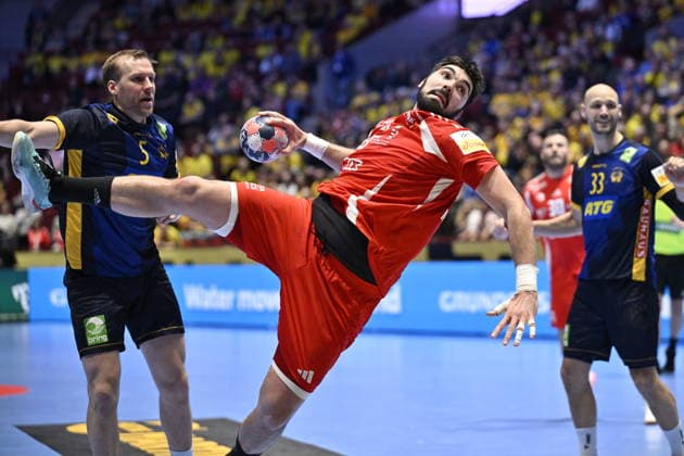 MALMÖ, SWEDEN 20260127 Hungary s Miklos Rosta scores during the 2026 EHF European Men s Handball Championship the EHF Euro 2026 main round match between Sweden and Hungary on Janyary 27, 2026 MALMÖ SWEDEN x50090x  Copyright: xJohanxNilsson TTx EHF EURO 2026 SWEDEN-HUNGARY