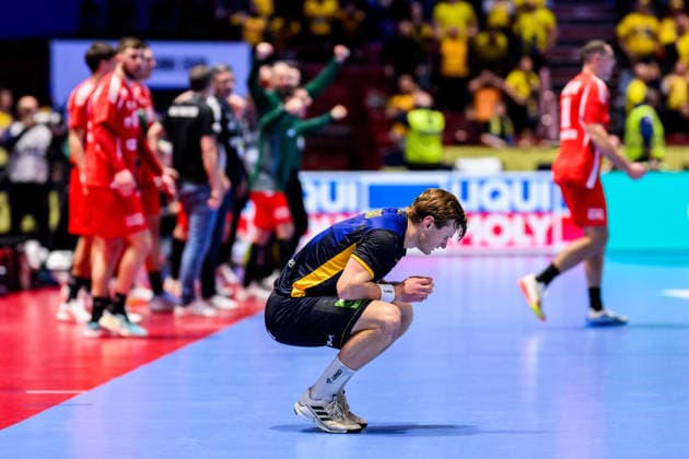 260127 Jonathan Carlsbogard of Sweden looks dejected after the EHF European Handball Championship main round match between Sweden and Hungary on January 27, 2026 in Malmö. Photo: Petter Arvidson BILDBYRAN kod PA PA1142 handball handboll handball handbolls-em 2026 sverige sweden hungary ehf european handball championship ungern bbeng depp *** 260127 Jonathan Carlsbogard of Sweden looks dejected after the EHF European Handball Championship main round match between Sweden and Hungary on January 27, 2026 in Malmö Photo Petter Arvidson BILDBYRAN kod PA PA1142 handball handball handballs em 2026 sverige sweden hungary ehf european handball championship ungern bbeng depp  Copyright: PETTERxARVIDSON BB260127PA243