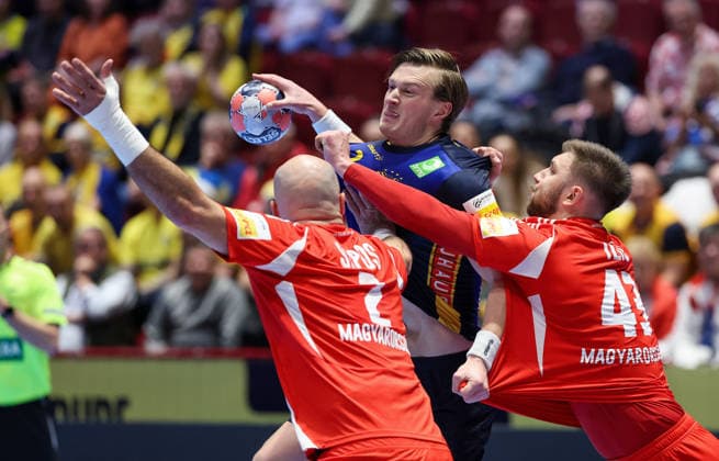 Sweden v Hungary - MenÂ s EHF EURO 2026 MALMO, SWEDEN - JANUARY 27: Jonathan Carlsbogard of Sweden and Zoran Ilic of Hungary in action during the Men s EHF Euro 2026 match between Sweden adn Hungary at Malmo Arena on January 27, 2026 in Malmo, Sweden.  SanjinxStrukic PIXSELL
