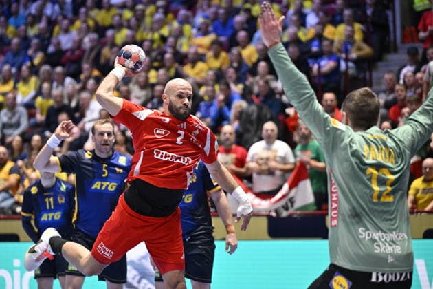 MALMÖ, SWEDEN 20260127 Hungarys Adrian Sipos scores during the European Handball Championship middle round match between Sweden and Hungary in Malmö Arena, Malmö, Sweden, January 25, 2026 The match ended in a draw MALMÖ SWEDEN x50090x  Copyright: xJohanxNilsson TTx HANDBOLLS-EM 2026 SVERIGE-UNGERN