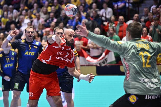 MALMÖ, SWEDEN 20260127 Hungary s Adrian Sipos scores during the 2026 EHF European Men s Handball Championship the EHF Euro 2026 main round match between Sweden and Hungary on Janyary 27, 2026 MALMÖ SWEDEN x50090x  Copyright: xJohanxNilsson TTx HANDBOLLS-EM 2026 SVERIGE-UNGERN