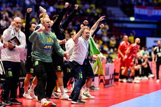 260127 Goalkeeper Mikael Appelgren and head coach Michael Apelgren of Sweden celebrates during the EHF European Handball Championship main round match between Sweden and Hungary on January 27, 2026 in Malmö Photo Petter Arvidson BILDBYRAN kod PA PA1142 handball handball handball handballs em 2026 sverige sweden hungary ehf european handball championship ungern bbeng jubel  Copyright: PETTERxARVIDSON BB260127PA284