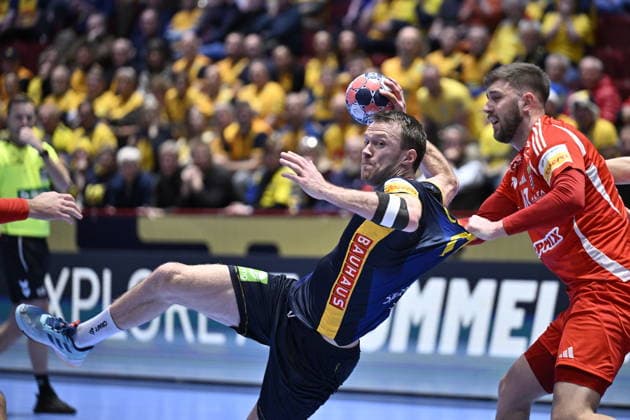 MALMÖ, SWEDEN 20260127 Swedens Felix Claar and Hungarys Zoran Ilic during the European Handball Championship middle round match between Sweden and Hungary in Malmö Arena, Malmö, Sweden, January 25, 2026 MALMÖ SWEDEN x50090x  Copyright: xJohanxNilsson TTx HANDBOLLS-EM 2026 SVERIGE-UNGERN