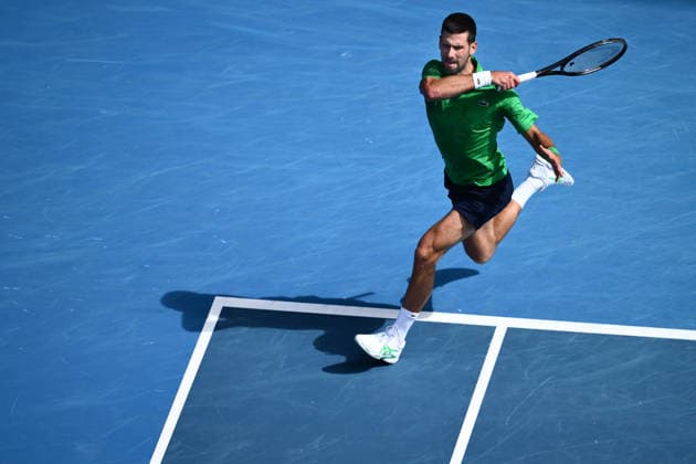 TENNIS AUSTRALIAN OPEN, Novak Djokovic of Serbia in action during the men™s quarterfinals against Lorenzo Musetti of Italy on day 11 of the 2026 Australian Open tennis tournament at Melbourne Park in Melbourne, Wednesday, January 22, 2026. ( NO ARCHIVING MELBOURNE VICTORIA AUSTRALIA  Copyright: xJOELxCARRETTx 20260128149049986577