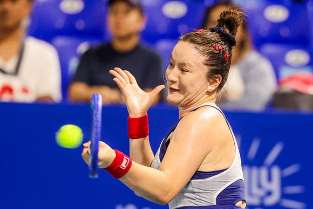 (260128) -- MANILA, Jan. 28, 2026 -- Sun Lulu of New Zealand competes during the women s singles round of 32 match between Zhu Lin of China and Sun Lulu of New Zealand at the WTA, Tennis Damen Philippine Women s Open in Manila, the Philippines, Jan. 27, 2026. ) (SP)THE PHILIPPINES-MANILA-TENNIS-WTA PHILIPPINE WOMEN S OPEN-SINGLES ROUELLExUMALI 